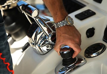 Full 360 degree control. Right at your fingertips.